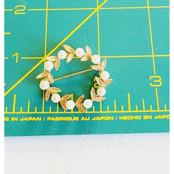 14k Yellow Gold Cultured Pearl Leaf Wreath Pin Brooch - Picture 6 of 7